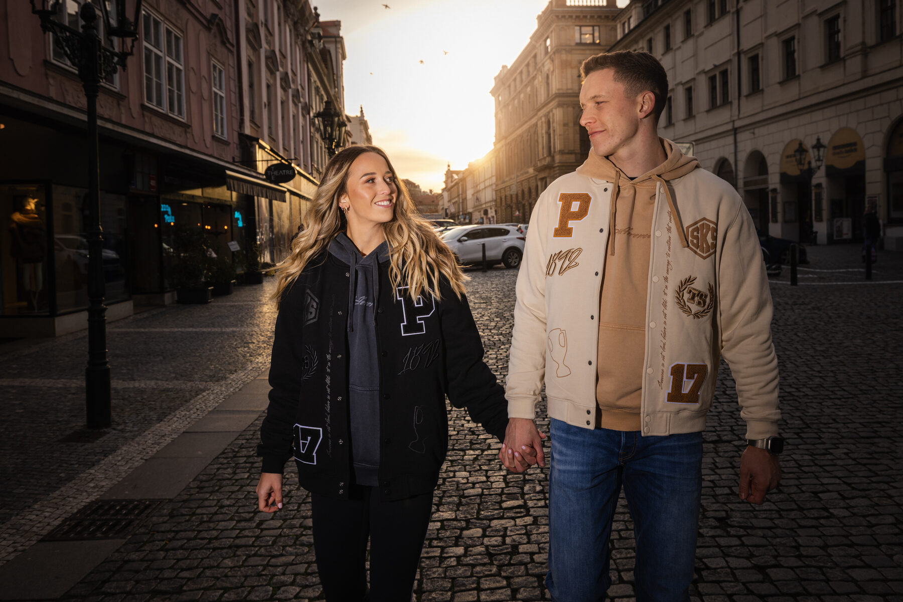 Dláždění, bomber, Praha